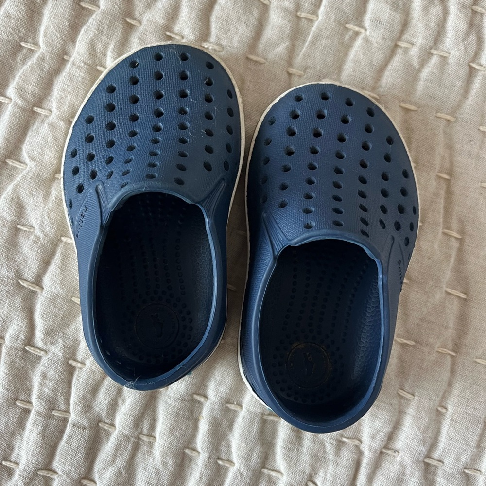 Native Navy and Cream Kids Shoes Size- C5